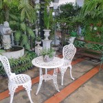 ทานอาหารในโซน outdoot ให้ความรู้สึกร่มรื่นผ่อนคลาย สบายตา